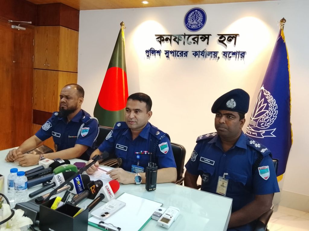 অভয়নগরে বাহারুল হত্যা মামলায় রমজান গ্রেফতার, অস্ত্র-গুলি উদ্ধার